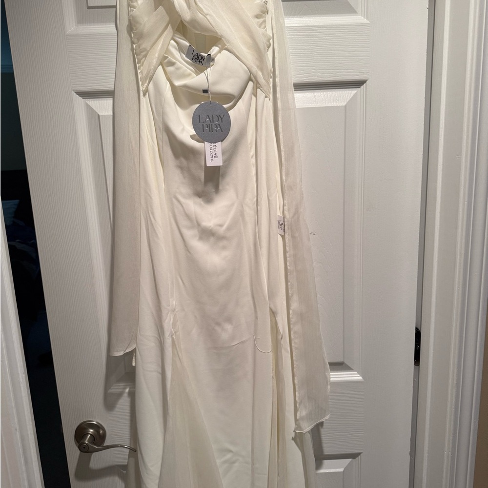 Lady Pipa One Shoulder White Dress - Picture 4 of 4
